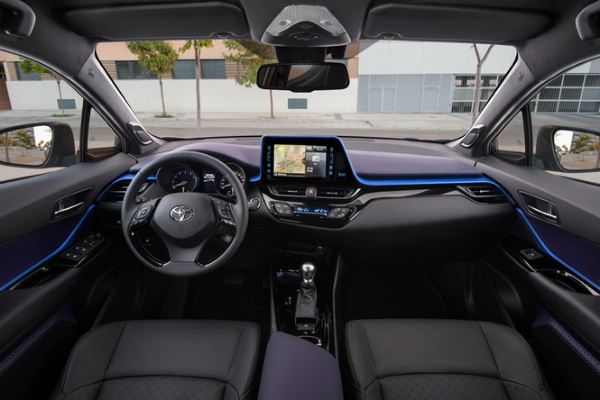 Toyota C-HR: дизайн рулит Toyota C-HR: дизайн рулит