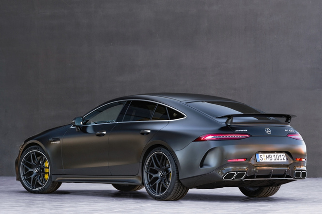 Mercedes-AMG представляет ошеломительно быстрый гран-туризмо GT 4‑Door Coupe Mercedes-AMG представляет ошеломительно быстрый гран-туризмо GT 4‑Door Coupe
