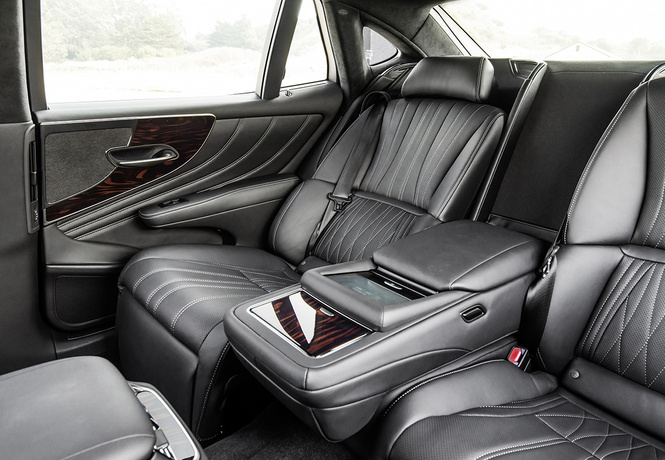 Новые трюки Lexus: новейшее поколение японского флагмана LS500 Новые трюки Lexus: новейшее поколение японского флагмана LS500