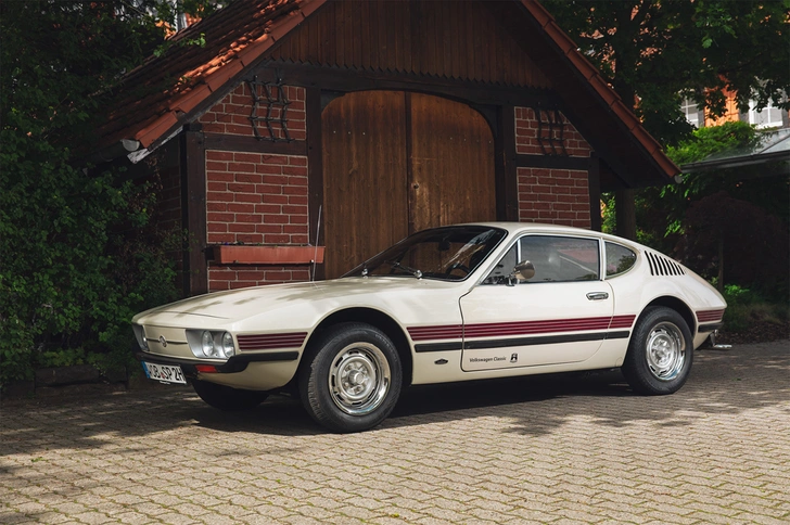 Volkswagen SP2 – с виду заправский спорткар, а по сути близкий родственник "Жука"