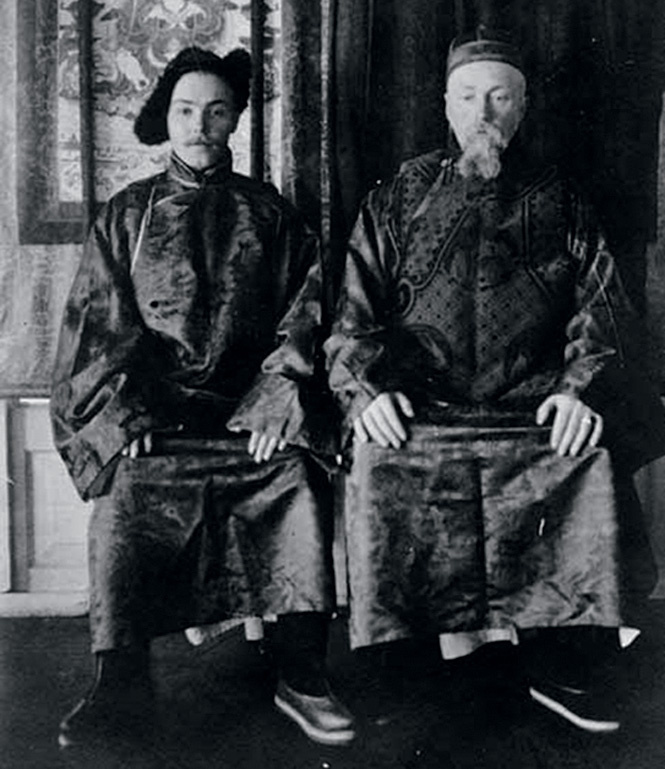 Юрий и Николай Рерихи. 1924 год Юрий и Николай Рерихи. 1924 год