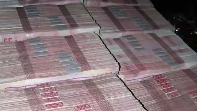 Китаец заплатил 300 000 долларов отходных за расставание, девушка отказалась — слишком мало Китаец заплатил 300 000 долларов отходных за расставание, девушка отказалась — слишком мало