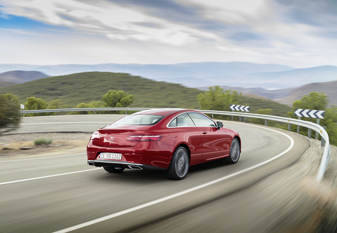 Mercedes-Benz представил новое купе Е-класса Mercedes-Benz представил новое купе Е-класса