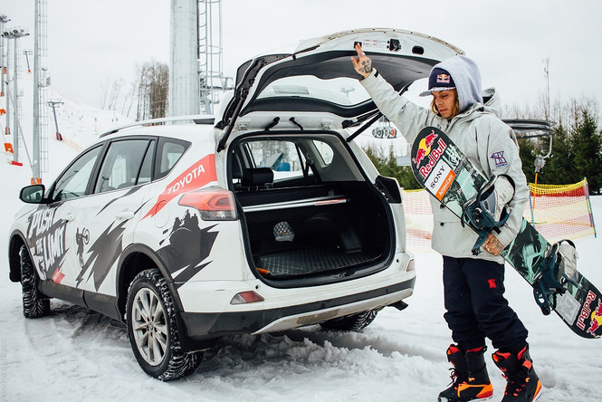 Toyota, горы, мотофристайл и игральные кости: как прошел New Star Camp 2017 Toyota, горы, мотофристайл и игральные кости: как прошел New Star Camp 2017