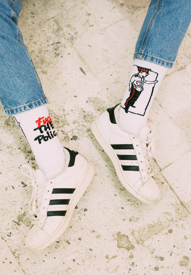 Питерский бренд St. Friday Socks выпустил «уличные» носки с граффити Питерский бренд St. Friday Socks выпустил «уличные» носки с граффити