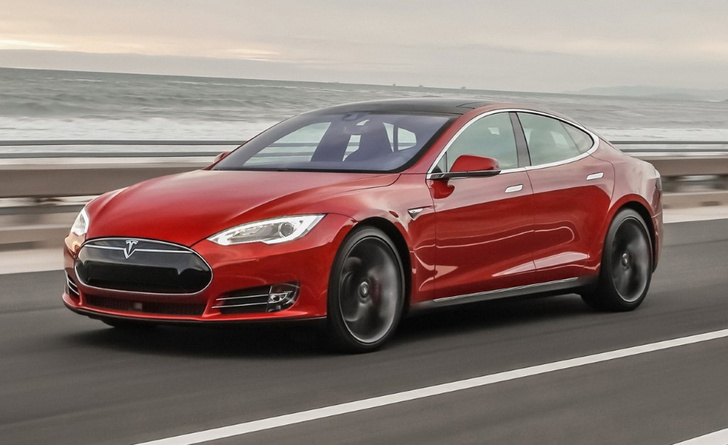 Хакеры смогли взломать автомобиль Tesla меньше чем за две секунды
