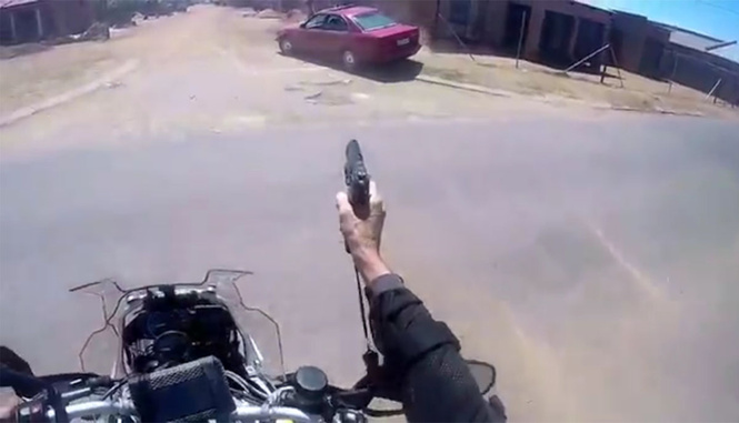 ВИДЕОнарезка полицейских погонь на мотоциклах в Бразилии! ВИДЕОнарезка полицейских погонь на мотоциклах в Бразилии!
