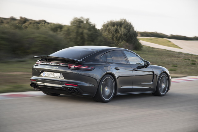 Самый крутой гибрид в мире: Porsche Panamera Turbo S E-Hybrid Самый крутой гибрид в мире: Porsche Panamera Turbo S E-Hybrid