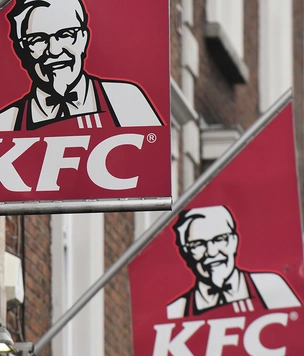 Хитрый студент год бесплатно питался в KFC, притворяясь проверяющим