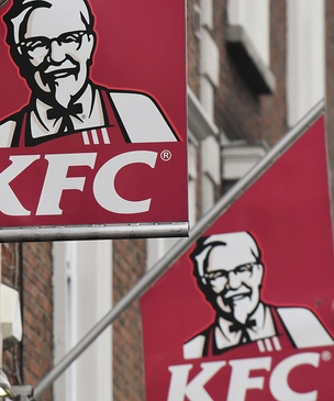 Хитрый студент год бесплатно питался в KFC, притворяясь проверяющим