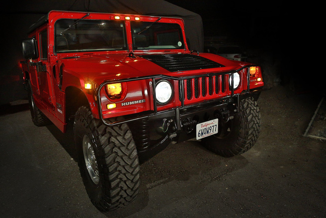Арнольд Шварценеггер раздобыл электрический Hummer Арнольд Шварценеггер раздобыл электрический Hummer
