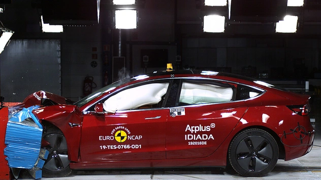 Садись, пять! Tesla 3 стала рекордсменом в краш-тестах EuroNCAP (видео)