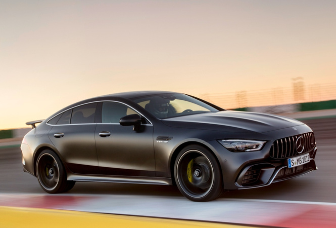 Mercedes-AMG представляет ошеломительно быстрый гран-туризмо GT 4‑Door Coupe Mercedes-AMG представляет ошеломительно быстрый гран-туризмо GT 4‑Door Coupe