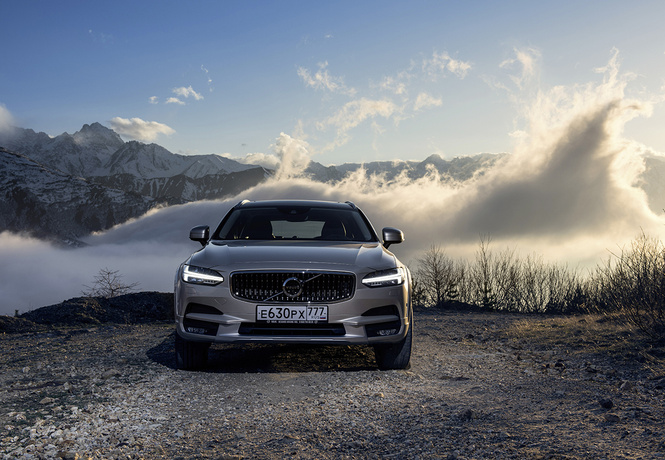 Volvo V90 Cross Country: универсалы наносят ответный удар Volvo V90 Cross Country: универсалы наносят ответный удар