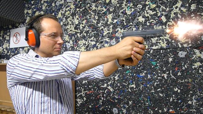 Каково это — стрелять из ППШ, маузера, нагана, винтовки Мосина и еще девяти видов огнестрельного оружия Каково это — стрелять из ППШ, маузера, нагана, винтовки Мосина и еще девяти видов огнестрельного оружия