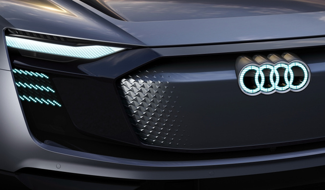Audi скрещивает спорткупе, кроссовер и мощь троллейбусного парка Audi скрещивает спорткупе, кроссовер и мощь троллейбусного парка