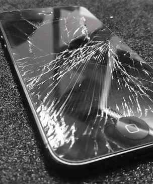Как продолжить пользоваться смартфоном с разбитым экраном