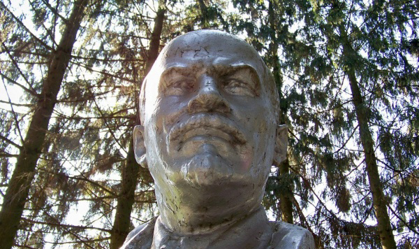 Самые дурацкие памятники Ленину Самые дурацкие памятники Ленину