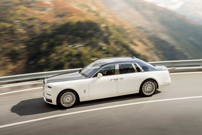 Мы поездили на новом Rolls-Royce Phantom за тебя. То есть, конечно, для тебя! Мы поездили на новом Rolls-Royce Phantom за тебя. То есть, конечно, для тебя!