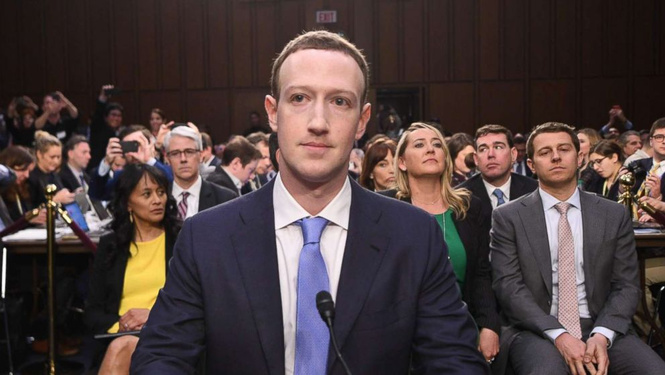 Создатель Facebook призвал к общественной регуляции Facebook