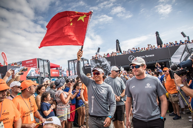 Dongfeng race team стартовала с Volvo Ocean Race Dongfeng race team стартовала с Volvo Ocean Race