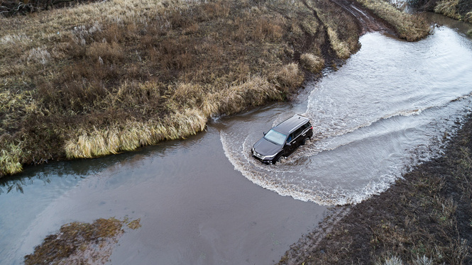 Toyota Fortuner: большой, емкий, крепкий Toyota Fortuner: большой, емкий, крепкий