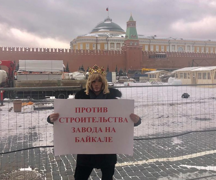 Сергея Зверева оштрафовали на 15 тысяч рублей за одиночный пикет у Кремля