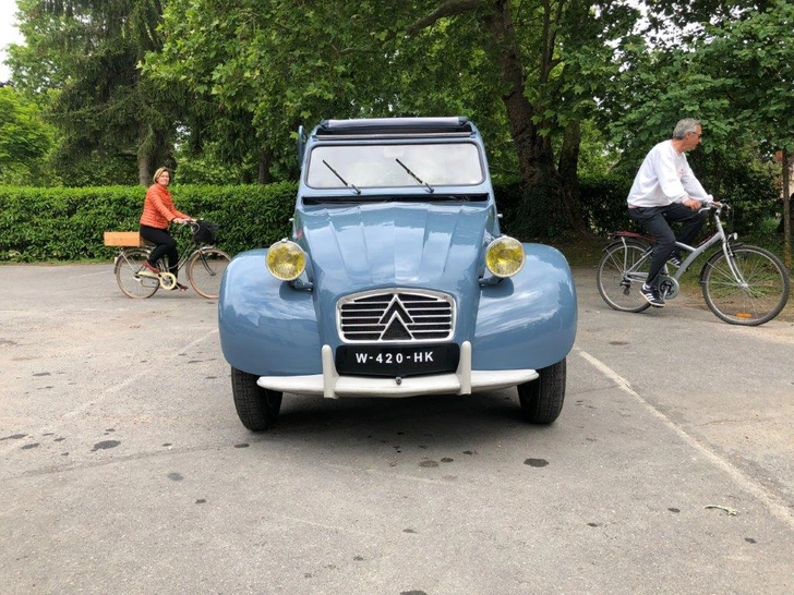 Citroen 2CV – «гадкий утенок», которого любили все