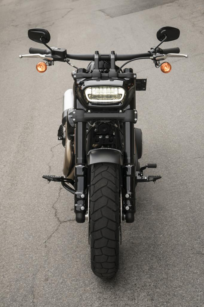 Кого-то этот новый Harley-Davidson нам напоминает… Кого-то этот новый Harley-Davidson нам напоминает…