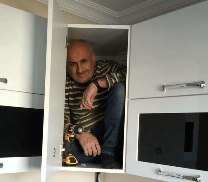 В Сети набирает популярность флешмоб «Надежный шкафчик на одного» В Сети набирает популярность флешмоб «Надежный шкафчик на одного»