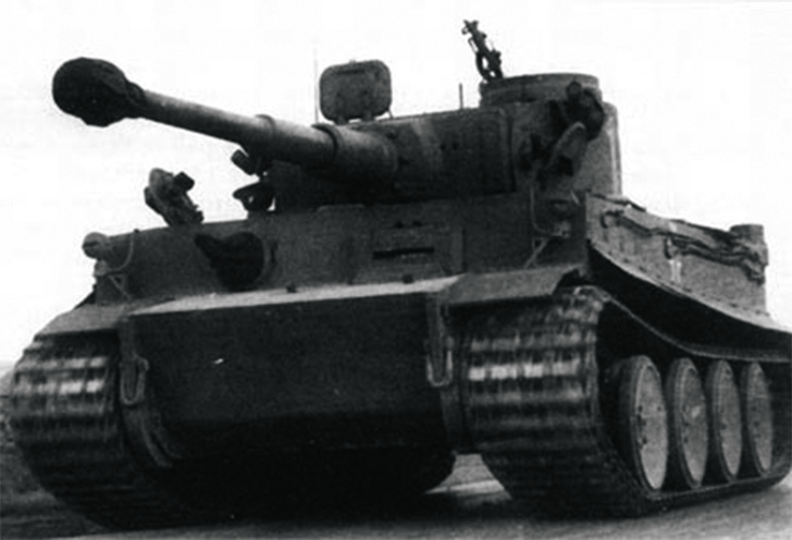 Впервые применен на фронте в районе станции Мга немецкий тяжелый танк Pz.VI «Тигр». 1944