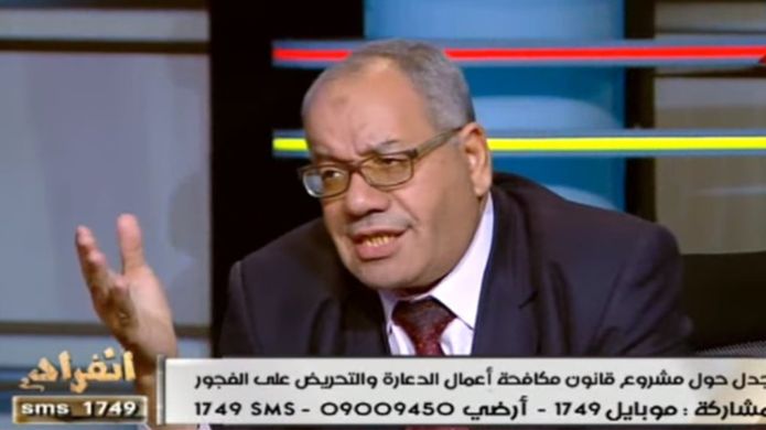 Египетский адвокат, предложивший насиловать женщин в рваных джинсах, отправлен в тюрьму на три года