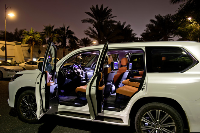 Салон Lexus LX 570 Салон Lexus LX 570