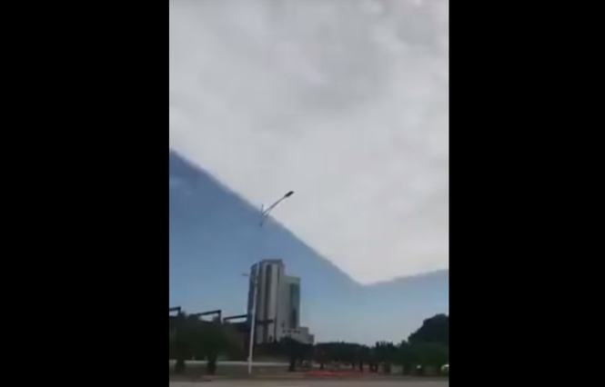Тайна квадратных облаков — ВИДЕО, которое наводит на конспирологические мысли Тайна квадратных облаков — ВИДЕО, которое наводит на конспирологические мысли