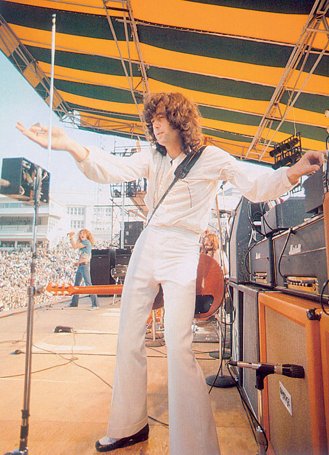 Led Zeppelin используют терменвокс во время своих выступлений Led Zeppelin используют терменвокс во время своих выступлений