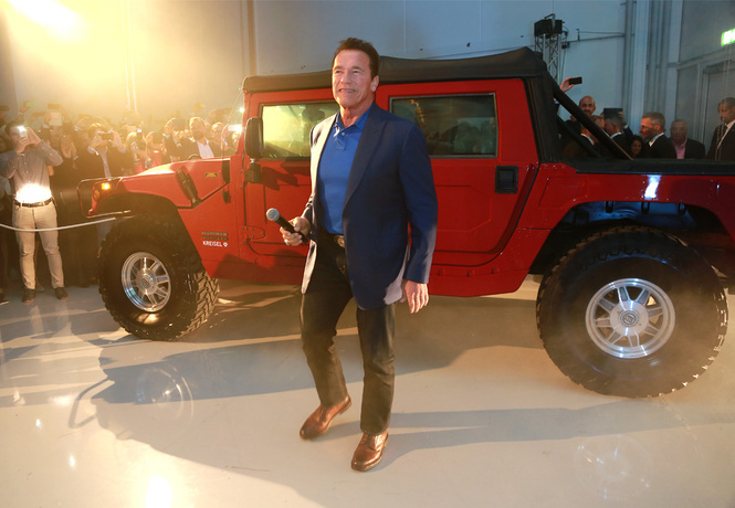 Арнольд Шварценеггер раздобыл электрический Hummer Арнольд Шварценеггер раздобыл электрический Hummer