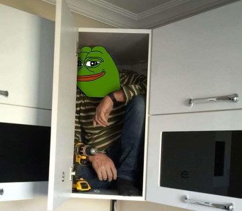 В Сети набирает популярность флешмоб «Надежный шкафчик на одного» В Сети набирает популярность флешмоб «Надежный шкафчик на одного»