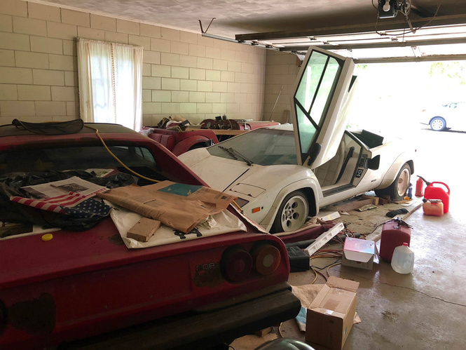 Девушка нашла у бабули в гараже редкий Lamborghini, пылившийся там лет двадцать (фото прилагаются) Девушка нашла у бабули в гараже редкий Lamborghini, пылившийся там лет двадцать (фото прилагаются)