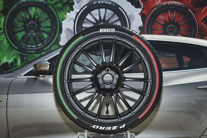 Итальянский триколор на шинах Pirelli