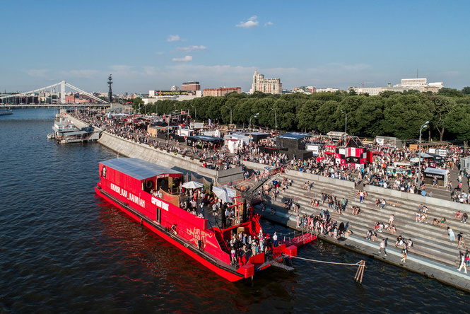 Как прошла пиратская вечеринка года на борту Captain Boat Как прошла пиратская вечеринка года на борту Captain Boat