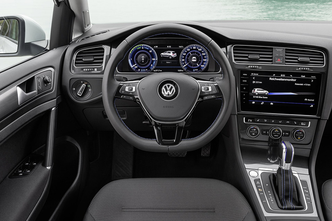 Этот день настал. Мы прокатились на Volkswagen Golf, а потом включили его в розетку Этот день настал. Мы прокатились на Volkswagen Golf, а потом включили его в розетку