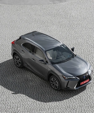 Lexus UX: необыкновенный кросс