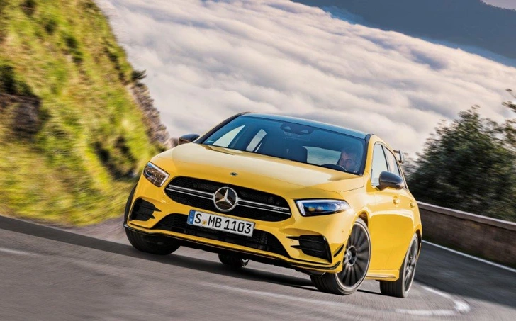 Mercedes-AMG A35: солнечный зайчик