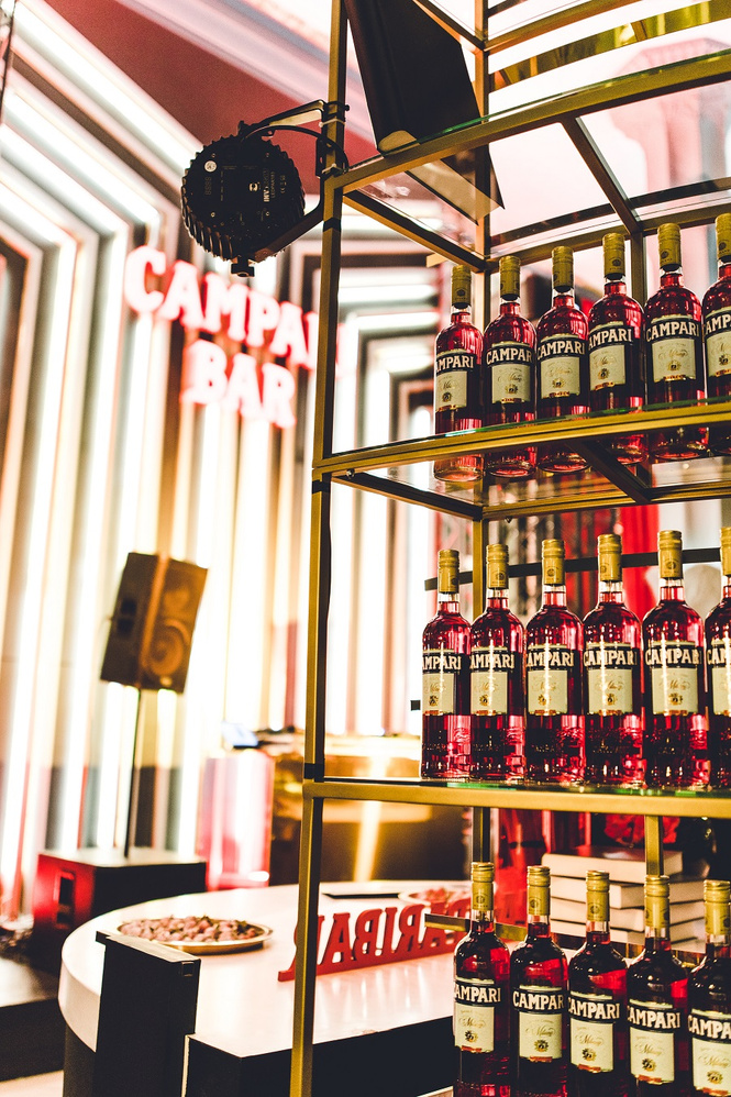 На месте Time Out открылся Campari Bar На месте Time Out открылся Campari Bar