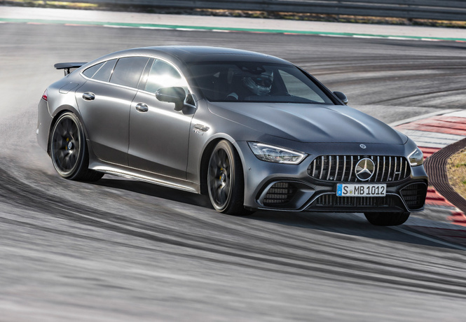 Mercedes-AMG представляет ошеломительно быстрый гран-туризмо GT 4‑Door Coupe Mercedes-AMG представляет ошеломительно быстрый гран-туризмо GT 4‑Door Coupe
