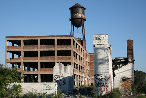 Агония ржавых руин: как Детройт из великого города превратился в великую помойку