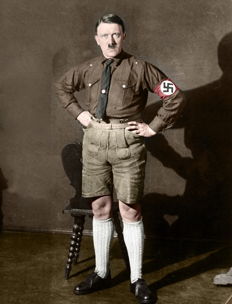 Адольф Гитлер в шортах, 1924 год