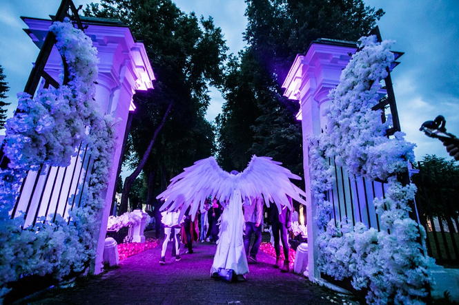 Все красотки вечеринки Midsummer Night’s Dream в одном фотоотчете Все красотки вечеринки Midsummer Night’s Dream в одном фотоотчете
