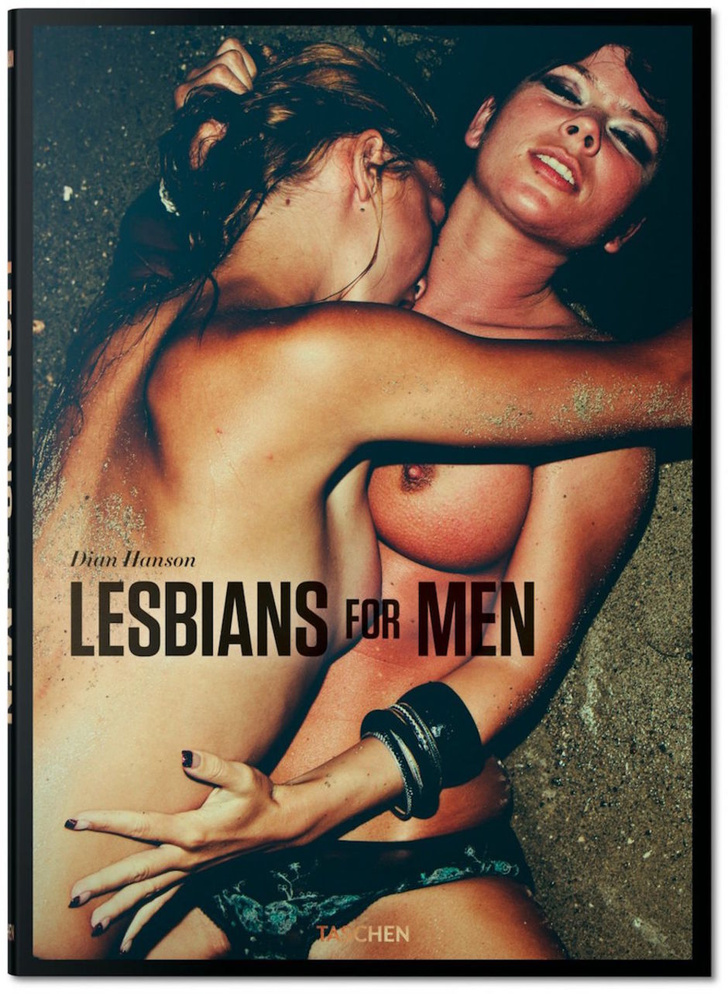 Фото №1 - «Лесбиянки — для мужчин»: самый неожиданный фотоальбом года!