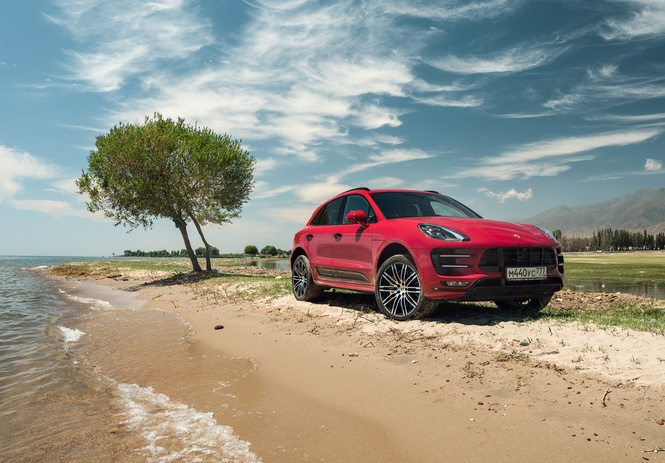 Однажды Porsche Macan пришел в мир, чтобы нас удивить. И до сих пор не может остановиться. Однажды Porsche Macan пришел в мир, чтобы нас удивить. И до сих пор не может остановиться.